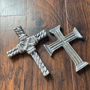 🆕2 Pewter Silver Decorative Wall Crosses
